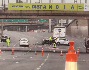 Caos en Panamericana por choque múltiple: 6 vehículos involucrados