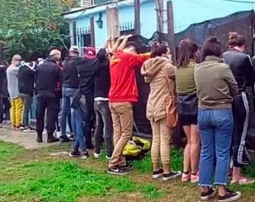 Detienen a 24 jóvenes que festejaban un cumpleaños en una casa en plena cuarentena