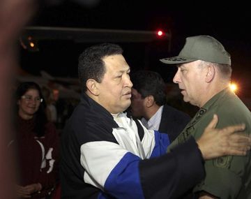 Chávez regresó a Venezuela tras su tratamiento en Cuba