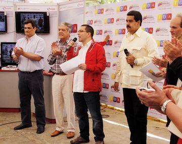 Venezuela: De Vido y Maduro inauguraron estaciones de TDA