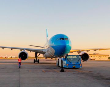 Partió el vuelo de Aerolíneas Argentinas para buscar el segundo cargamento de Sputnik V