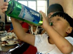 De terror: un niño chino de 2 años ya es alcohólico