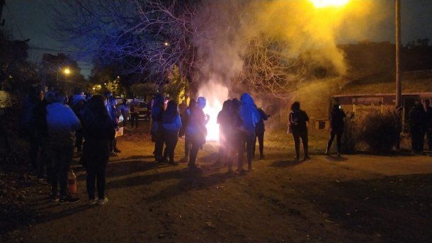 Berazategui: escracharon al profesor de música de jardín denunciado por abuso sexual