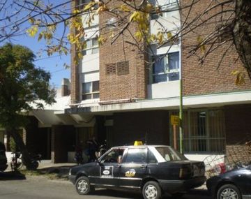 Maltrató a los médicos porque su madre murió de cáncer