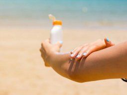 Los casos de cáncer de piel siguen en aumento mientras los protectores solares tienen precios por las nubes