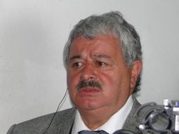 internaron al periodista titi fernandez tras sufrir un acv internaron al periodista titi fernandez tras sufrir un acv