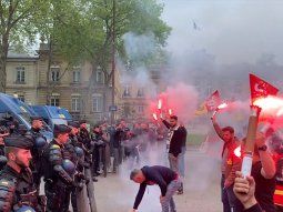Francia: agredieron a un familiar de Macron en medio de las protestas