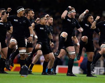 Impresionante haka de los All Blacks ante Francia