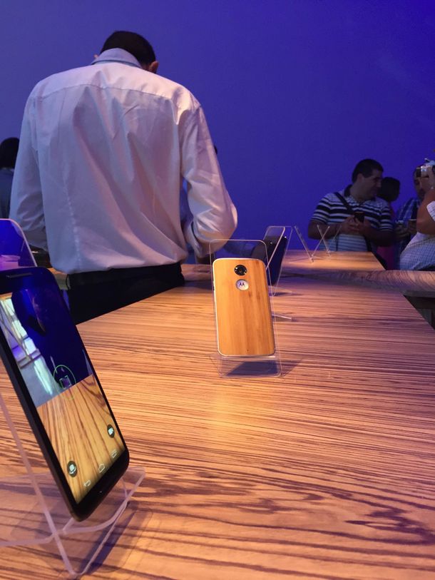 Presentan el Moto X en la Argentina: ¿Cuándo y a cuánto estará disponible?