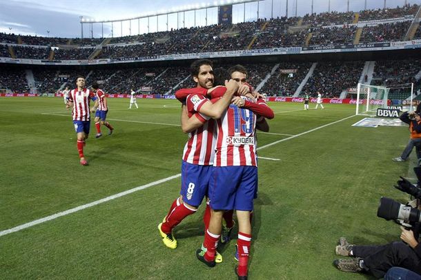 Atlético Madrid ganó y alcanzó a Barcelona en la punta