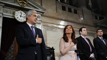 mira el momento del himno en el congreso en el inicio de sesiones mira el momento del himno en el congreso en el inicio de sesiones