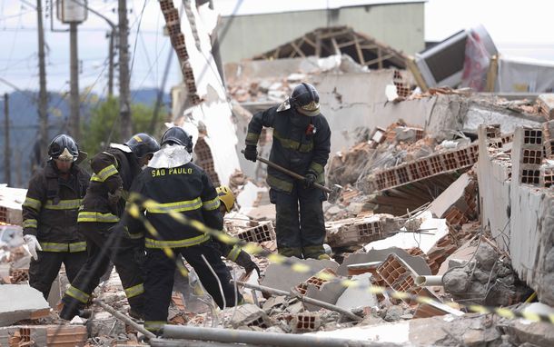 Tragedia en Brasil: al menos 7 muertos por un derrumbe