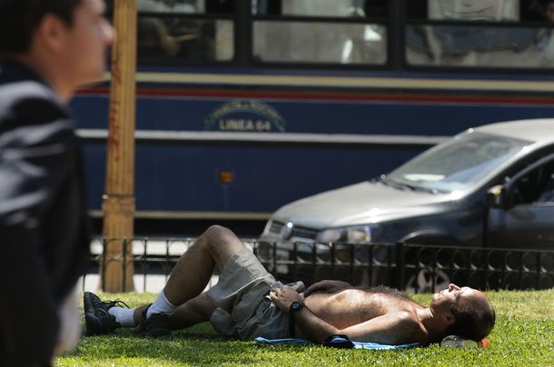 Por el calor sofocante, el SMN emitió un alerta amarilla para la Ciudad