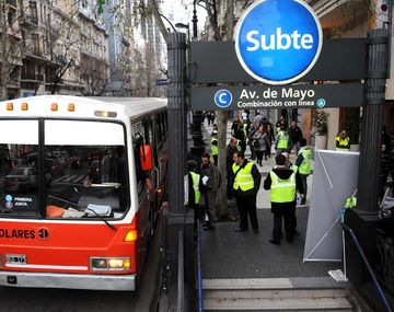 El gobierno porteño pondrá micros para usuarios del subte