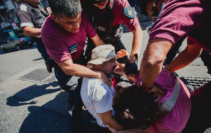 La prensa en la mira: la policía reprimió y detuvo a periodistas en el cuadernazo