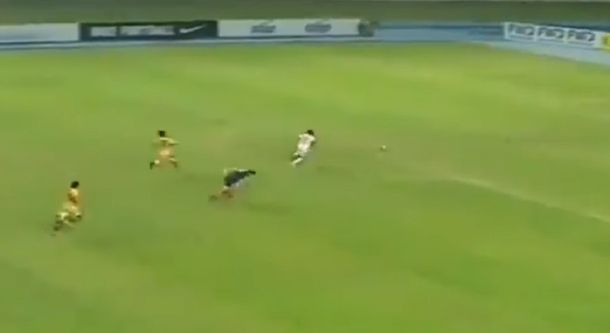 ¡Usain Bolt con botines! No vas a poder creer este gol de Terens Puhiri en Indonesia