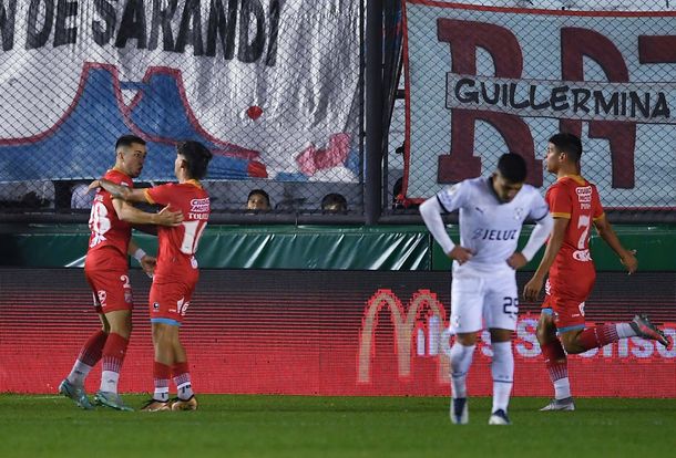 Arsenal le ganó 2-1 a Independiente en Sarandí