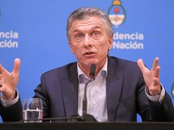 La salida de Dujovne, otra marcha atrás: el lunes Mauricio Macri descartaba cambios