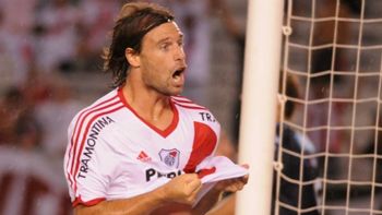cavenaghi, a un paso de volver a ponerse la camiseta de river cavenaghi, a un paso de volver a ponerse la camiseta de river