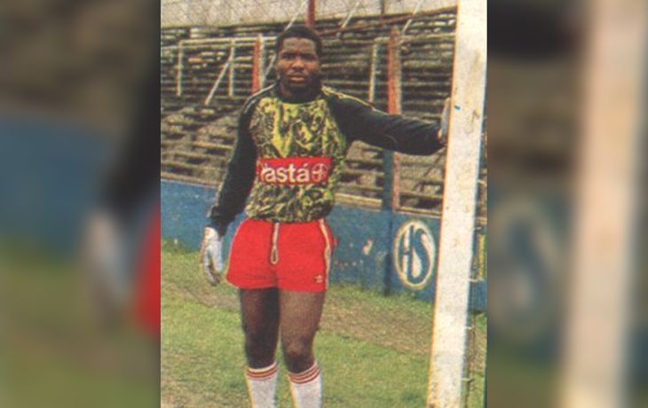 Quién fue el único futbolista de Zambia que jugó en Argentina: así fue su trágica muerte