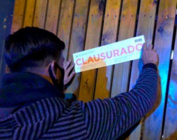 Millonaria multa un bar de Mar del Plata por no cumplir protocolos