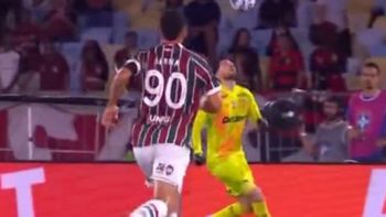 el insolito error de agustin rossi en el clasico fla-flu, a dos semanas de ser figura contra racing el insolito error de agustin rossi en el clasico fla-flu, a dos semanas de ser figura contra racing