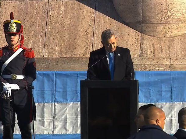 El intendente de Rosario Pablo Javkin durante su discurso por el Día de la Bandera.