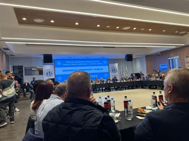 La CGT definió plantarse contra la reforma laboral que impulsa Javier Milei La CGT definió plantarse contra la reforma laboral que impulsa Javier Milei