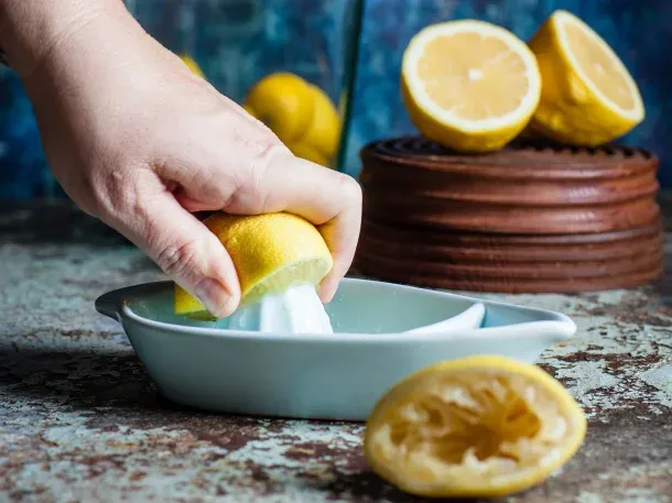 El jugo de limón que ayuda a bajar de peso en poco tiempo