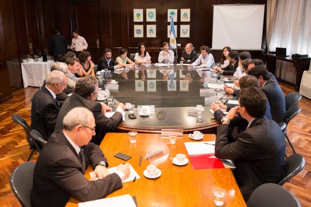Economía se reunirá con las automotrices por separado para analizar cada situación