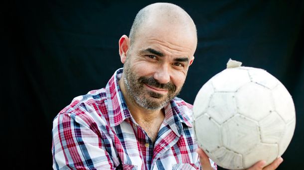 Eduardo Sacheri ganó el Premio Alfaguara de Novela por La noche de la usina
