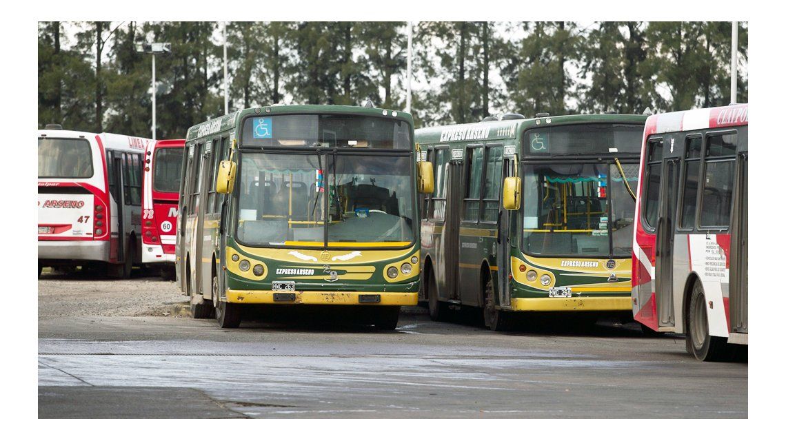 Por el paro de colectivos, el tren Roca extiende sus horarios