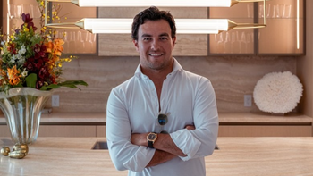 Además de su extensa y exitosa carrera dentro de la Fórmula 1, Sergio Checo Pérez es un hombre de negocios que le permitió hacerse de un millonario patrimonio. Además de su extensa y exitosa carrera dentro de la Fórmula 1, Sergio Checo Pérez es un hombre de negocios que le permitió hacerse de un millonario patrimonio.