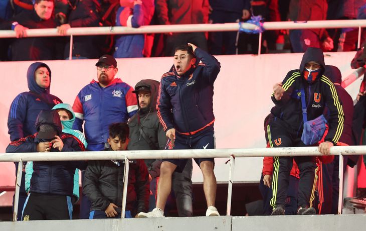 La dura sanción para los hinchas de U de Chile tras los incidentes en Avellaneda