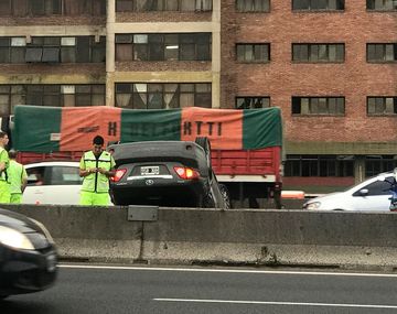 Dos autos y un camión chocaron en Panamericana