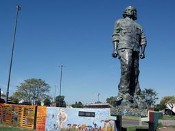 Una ONG busca remover la estatua del Che Guevara