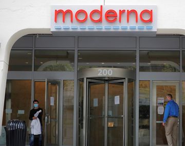 Moderna confirmó que su vacuna es efectiva contra las cepas de Reino Unido y Sudáfrica