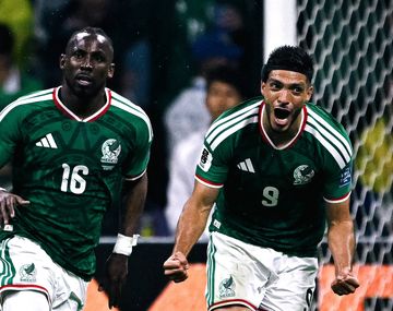 México le gana 2-0 a Ecuador y se ilusiona con el quinto partido
