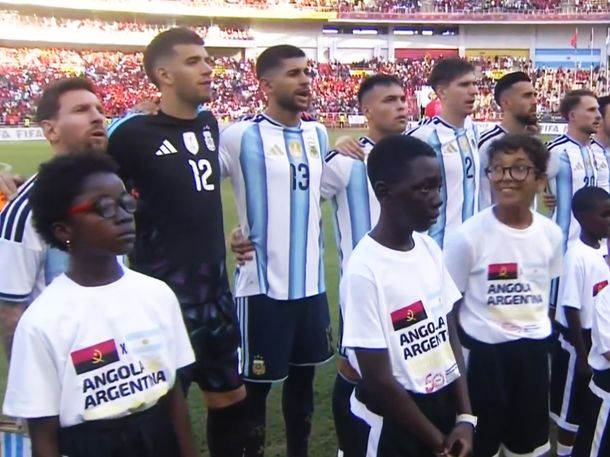 Video: así sonó el Himno Nacional Argentino en el amistoso de la Selección en Angola