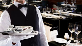 un restaurante propone que dejes tu celular para recibir un descuento un restaurante propone que dejes tu celular para recibir un descuento