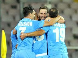 el primer gol de higuain con la camiseta del napoli el primer gol de higuain con la camiseta del napoli