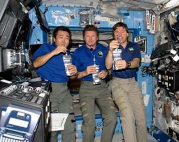 ¿Qué hacen los astronautas con su orina en el espacio?