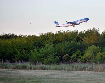 Cómo seguir en vivo el vuelo que traerá la segunda dosis de la vacuna desde Rusia