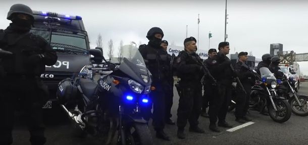 Reclutan para el Grupo Halcón con Welcome to the jungle