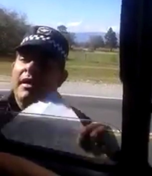 VIDEO: Así agredió un policía a un camionero en Tucumán