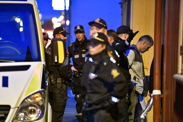 Quedó atrapado en el auto que él mismo había robado y llamó a la Policía para ser rescatado
