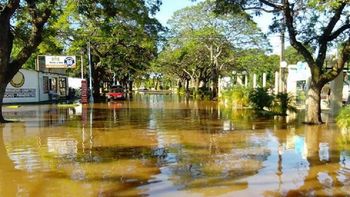 crecida del rio uruguay: hay mas de mil evacuados en concordia crecida del rio uruguay: hay mas de mil evacuados en concordia