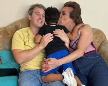 Lizy Tagliani, junto a su familia.