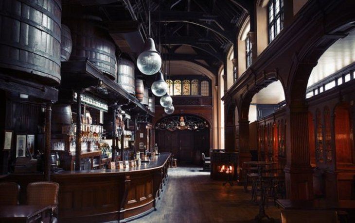 Reino Unido: podría haber un cierre masivo de pubs y cervecerías británicas que no podrán pagar la factura de luz