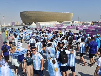 Así viven la previa los hinchas argentinos en Qatar